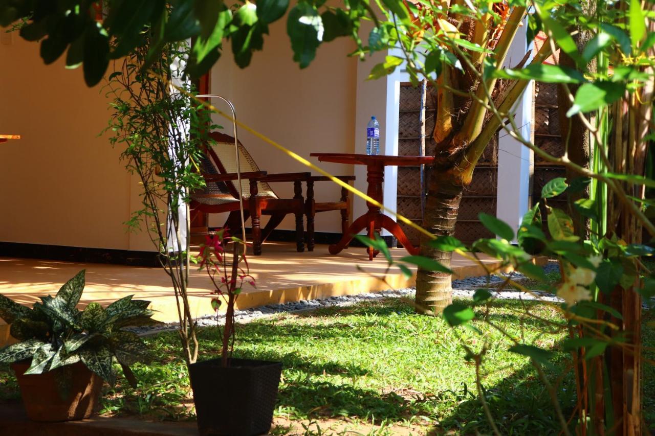 Relax Beach House Tangalle Extérieur photo