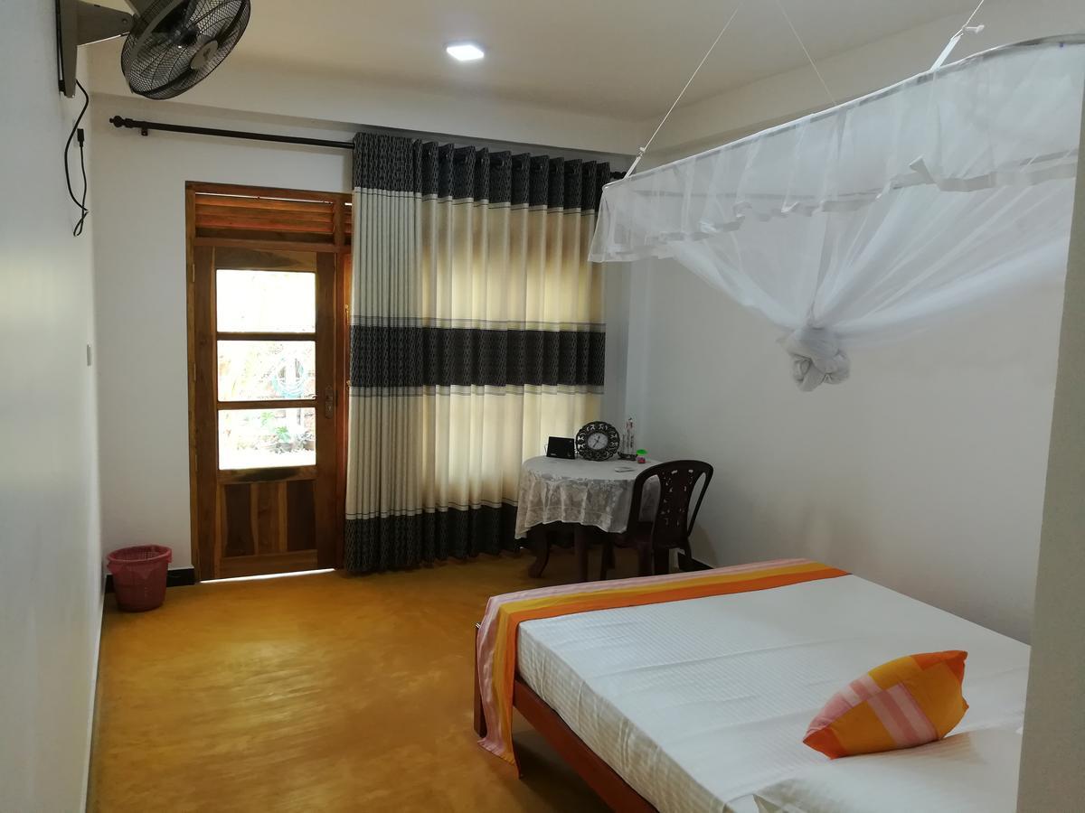 Relax Beach House Tangalle Extérieur photo
