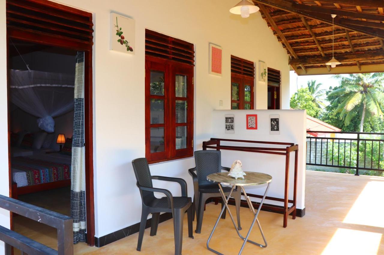 Relax Beach House Tangalle Extérieur photo