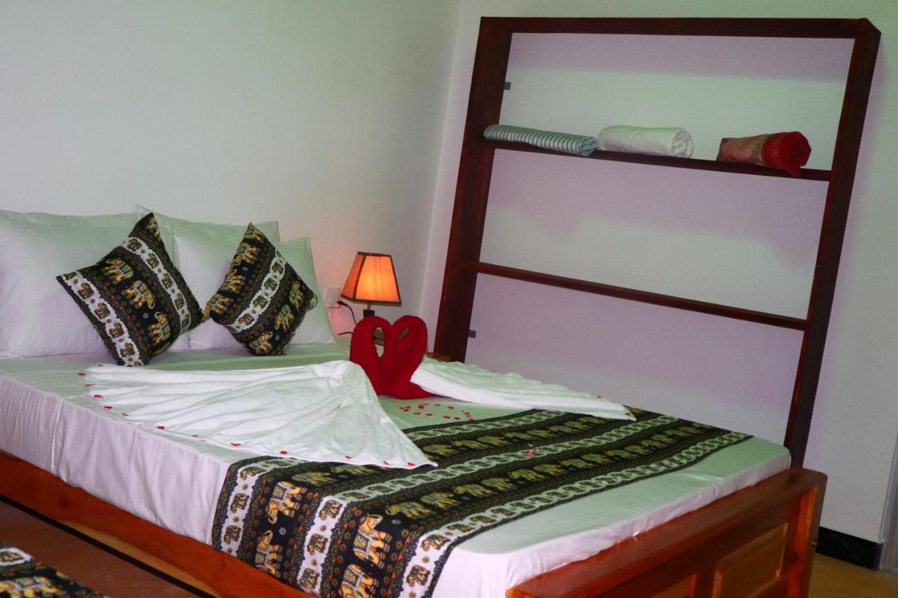 Relax Beach House Tangalle Extérieur photo