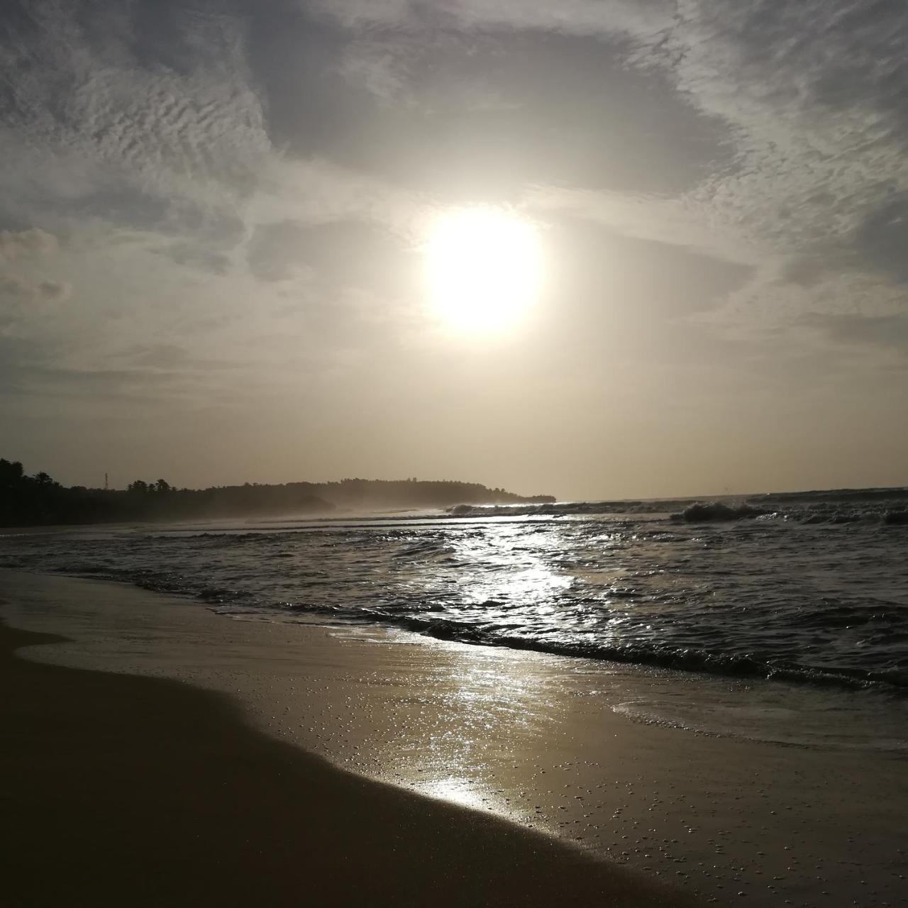 Relax Beach House Tangalle Extérieur photo