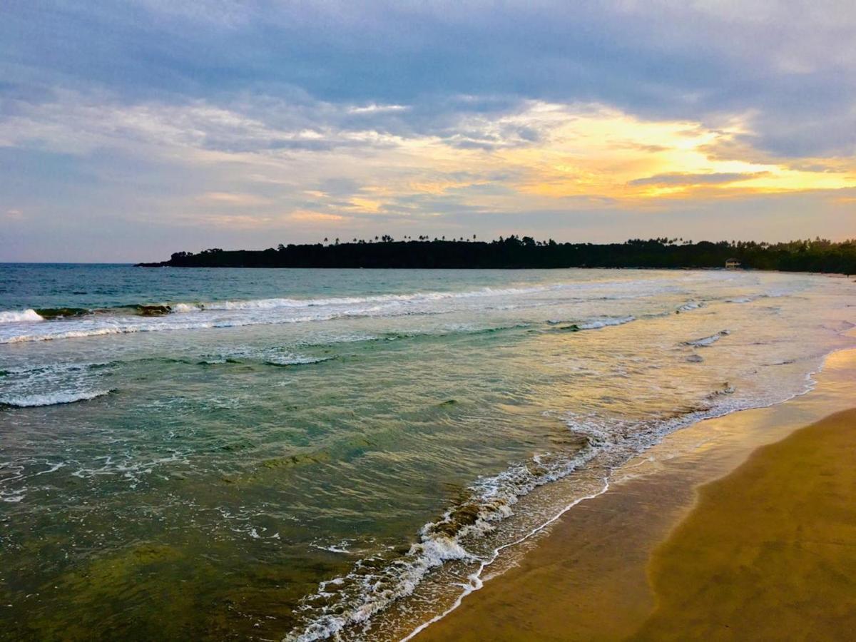 Relax Beach House Tangalle Extérieur photo