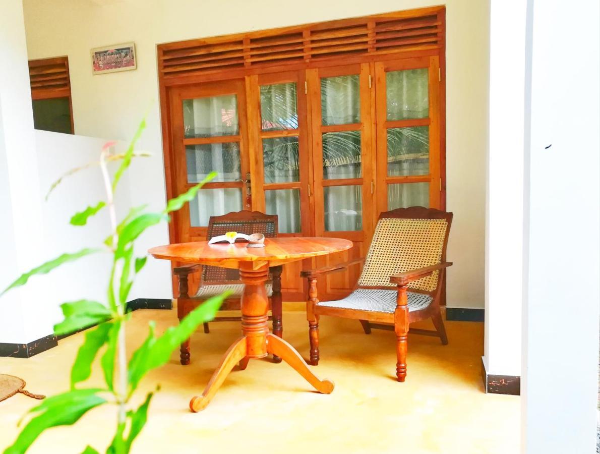 Relax Beach House Tangalle Extérieur photo